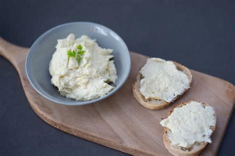  Baccalà Mantecato: Een romige droom met de subtiele smaak van de zee!