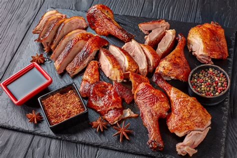  Suqian Roast Duck: Een Smakelijke Ontmoeting van Zacht en Kruidig!