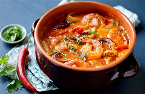   Moqueca de Peixe: Een Romige En Kruidige Braziliaanse Vissoep Die Uw Zintuigen Zal Ontsteken!